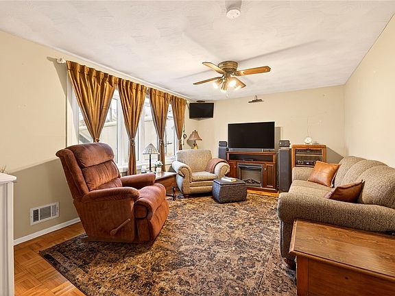 5th image of 19 Gannett Rd