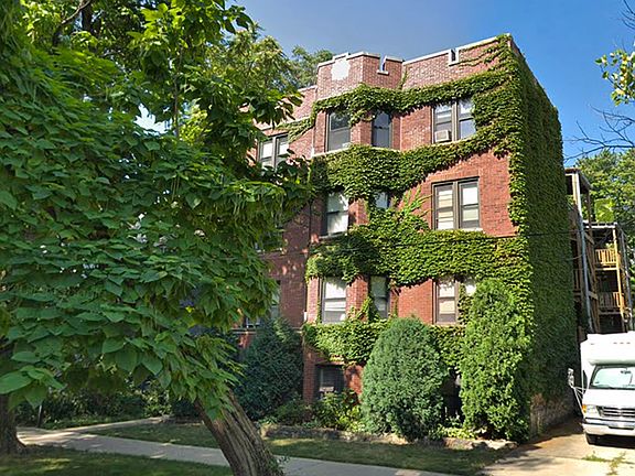 6736 N Glenwood Exterior