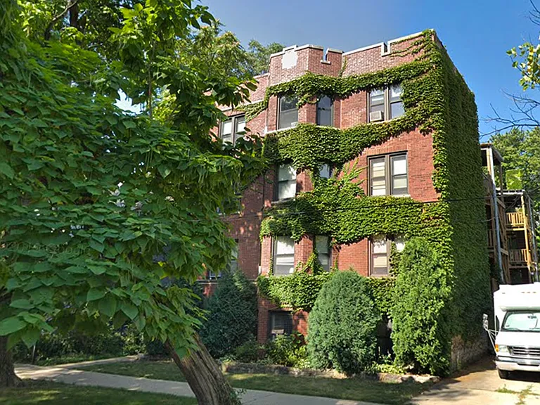 6736 N Glenwood Exterior