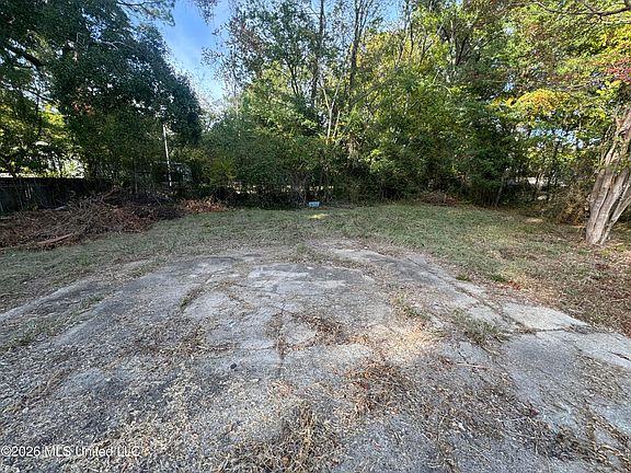 5th image of Meadowbrook Rd