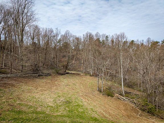 4th image of 849 Clark Rd