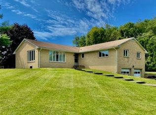 8 Bear Creek Rd, Andover, NJ 07821