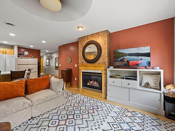 3rd image of 1981 Superior Ave #9