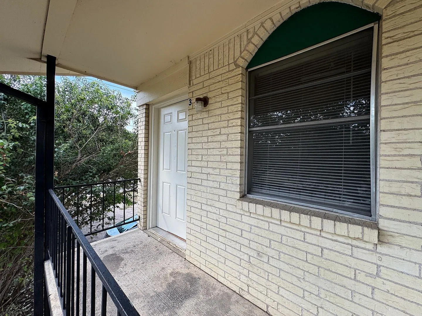 101 E Cardinal Lane — Photo 3