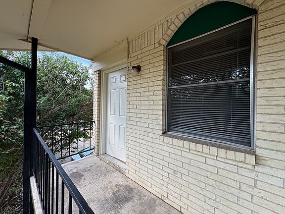 3rd image of 101 E Cardinal Ln #3