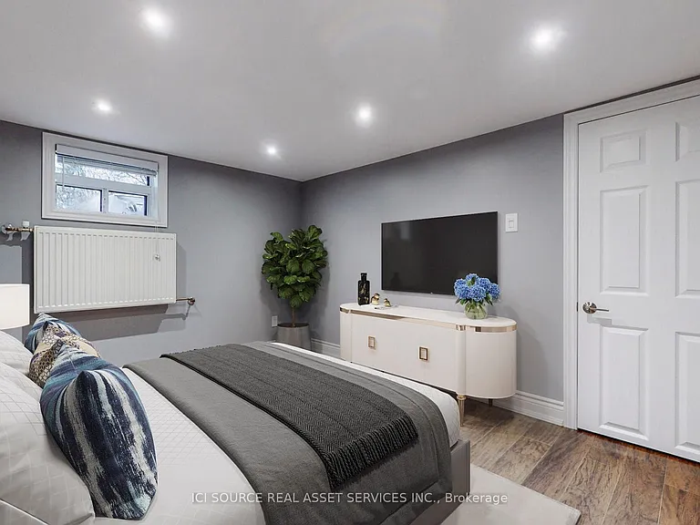8 Davies Cres #LOWER — Photo 5