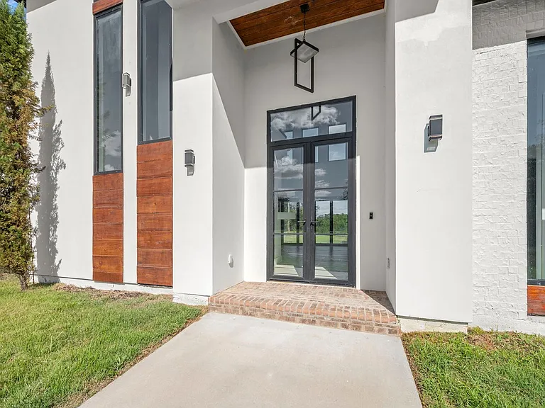9825 Fawn View Dr — Photo 38