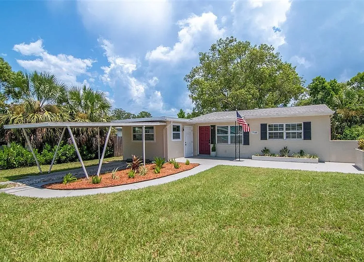 Newly Remodeled 3/2! — Photo 1