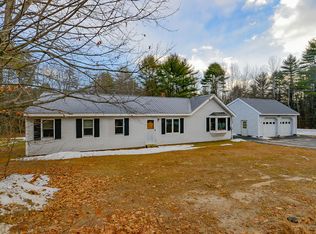 129 Kansas Rd, Naples, ME 04055