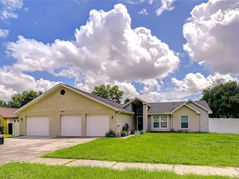 1108 Dockside Dr — Photo 2