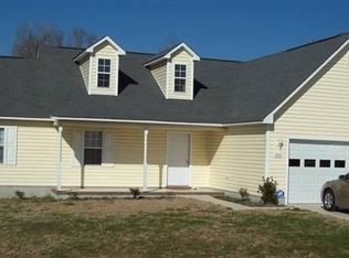 220 Essex Ct, Richlands, NC 28574