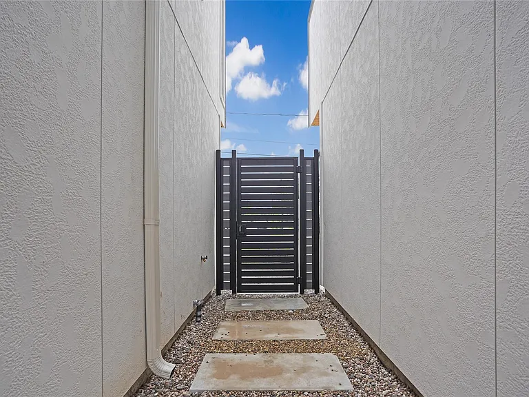 315 Palmer St — Photo 42