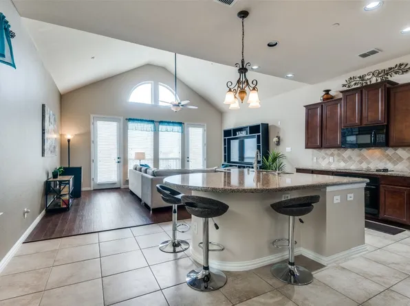 1956 Loma Linda Dr, Irving, TX 75063