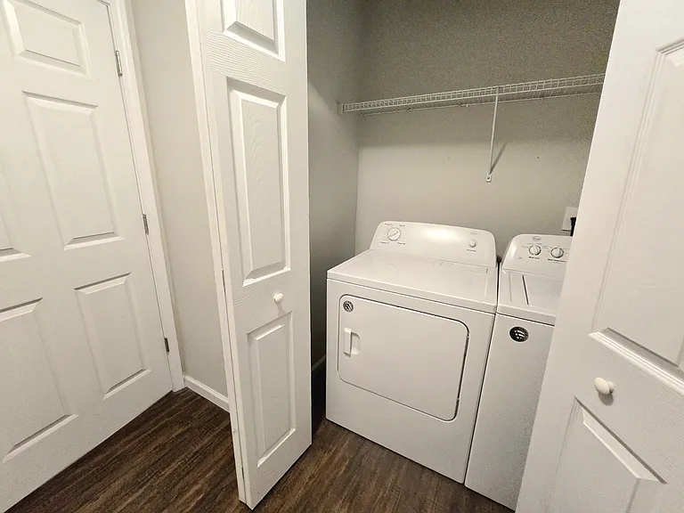 9692 Cobblebrook Dr — Photo 11