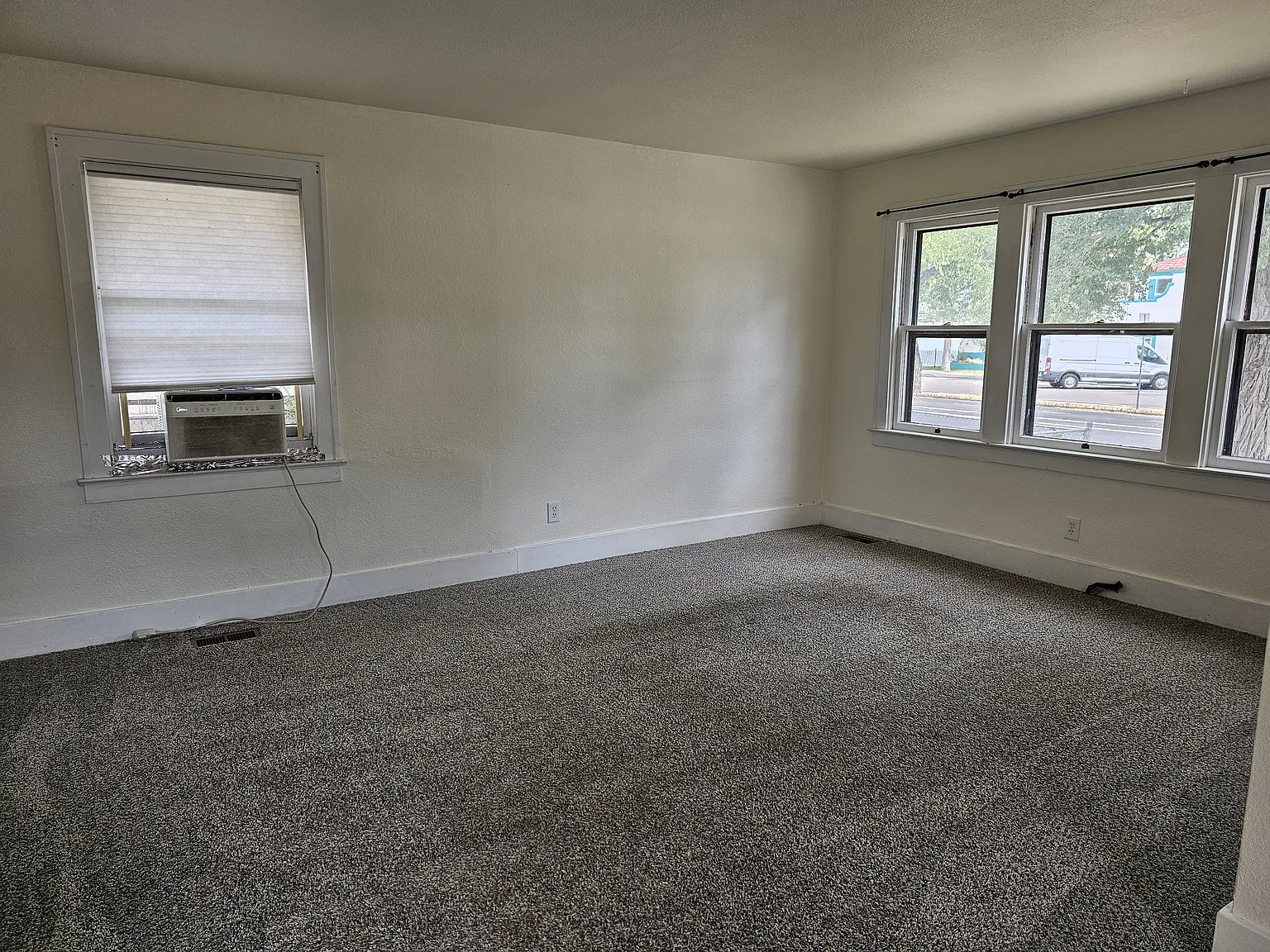 626 Prospect Lake Dr — Photo 3