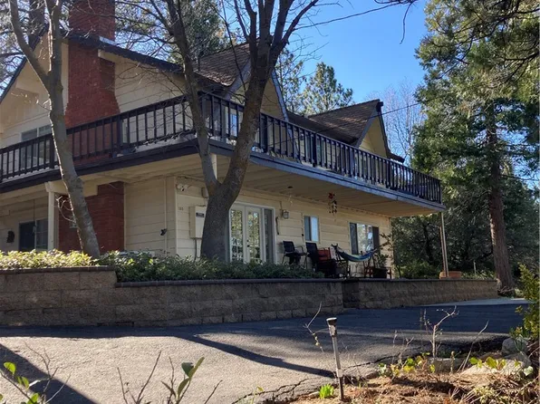 180 Weisshorn Dr, Crestline, CA 92325