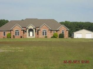 1055 Meanwell Rd, Dundee, MI 48131