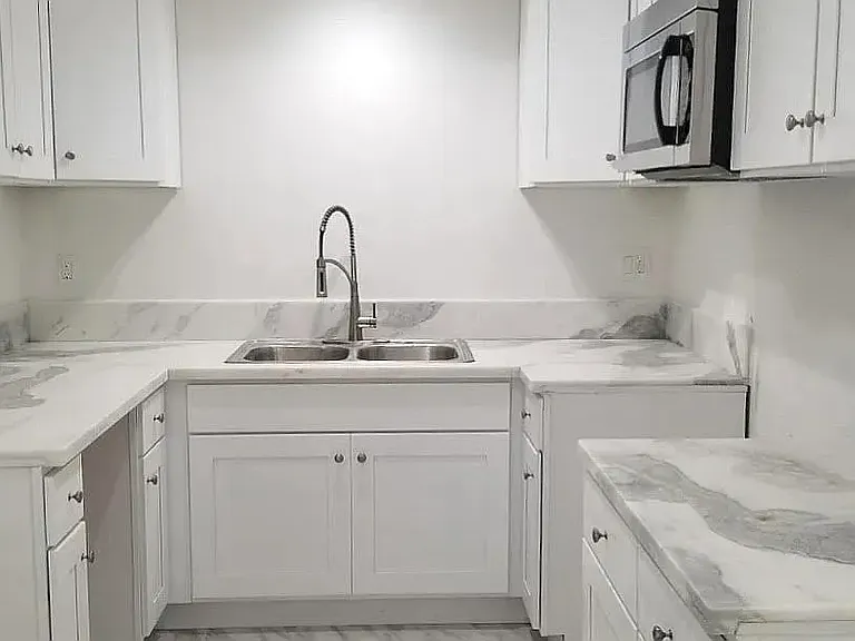 901 Victor Ave — Photo 4