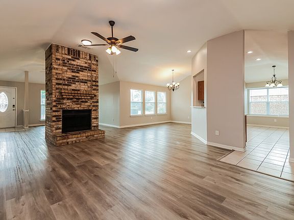 4th image of 532 Covey Ln