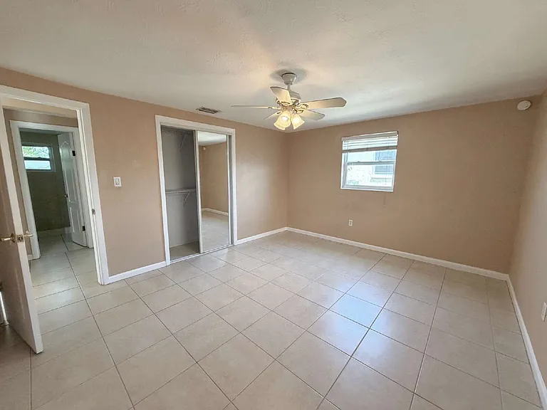 1115 Powersong St — Photo 5