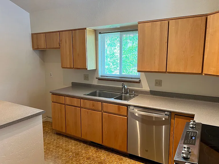 2320 Calumet Cir #B — Photo 10