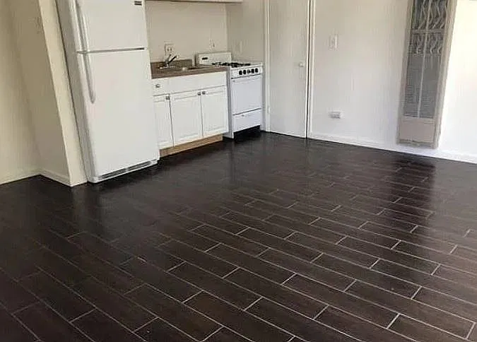 235 S Weitzel St, apt b — Photo 1