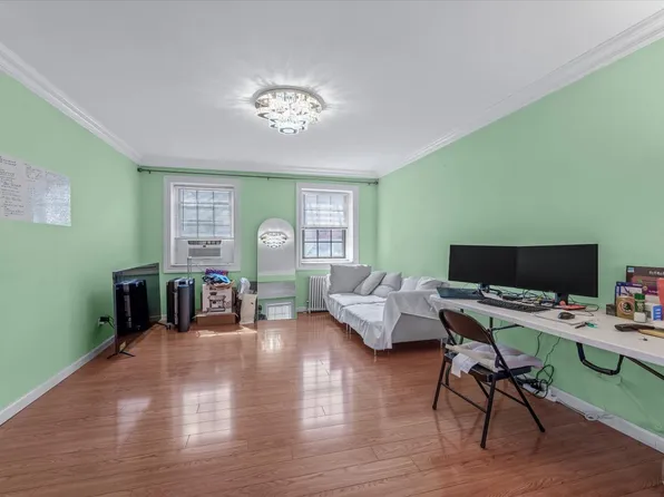 147-11 79th Avenue image 3 of 7