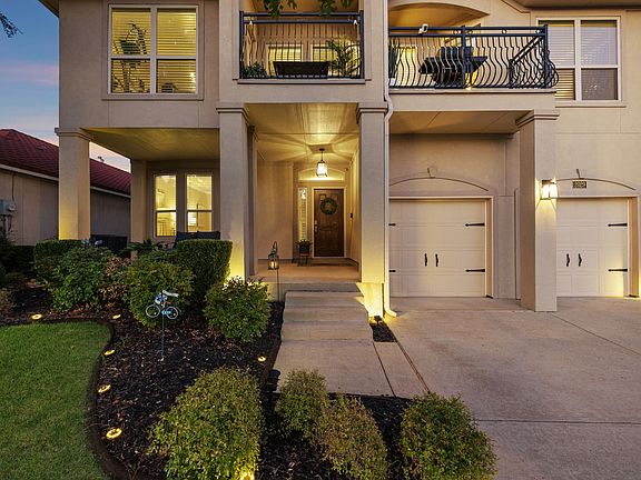 2nd image of 2029 Pontchartrain Dr