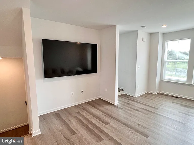 357 Andrew Ct — Photo 22