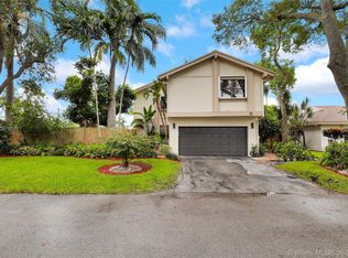 74 Ivy Rd, Hollywood, FL 33021