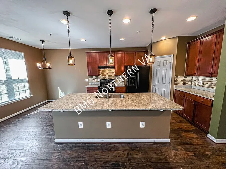 9535 Center St — Photo 6