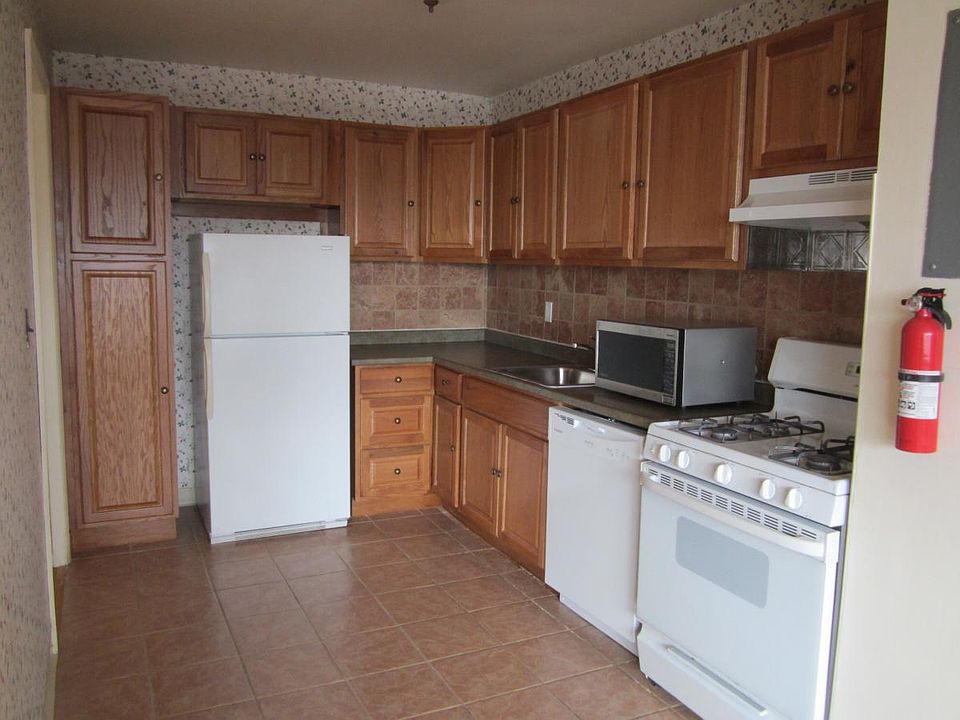 1st image of 2352 Linwood Ave #0