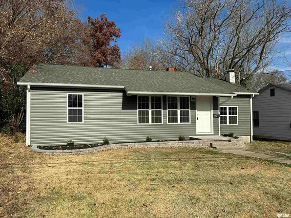 604 W Grand Ave, Carterville, IL 62918