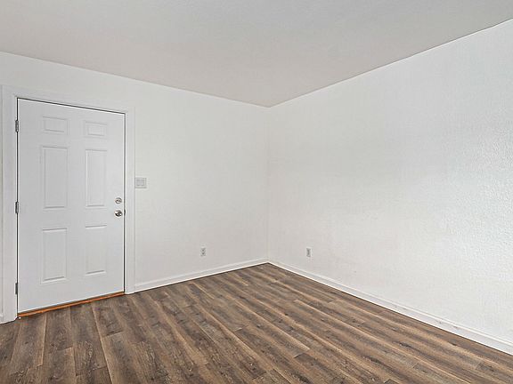 3rd image of 1318 E Culver St APT 4