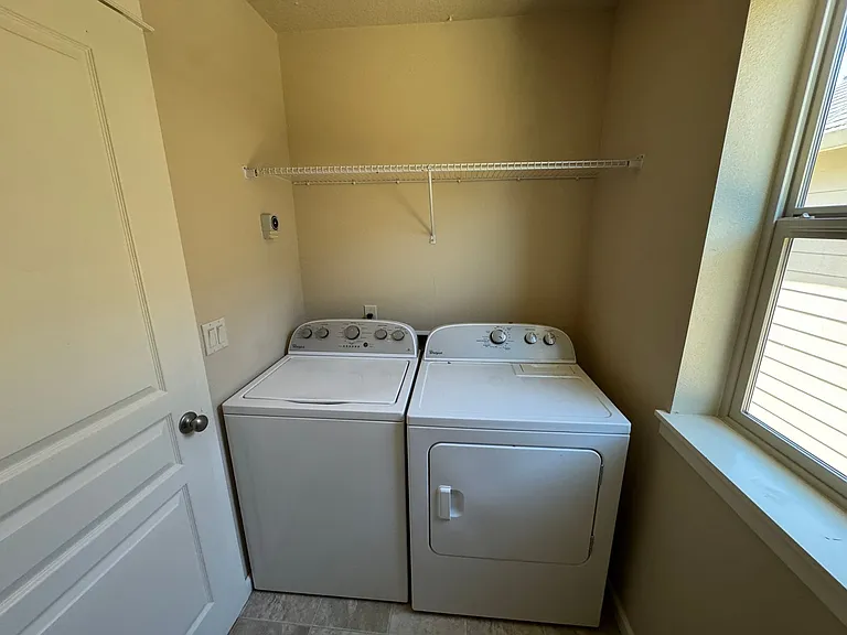 3008 NE 74th St — Photo 12