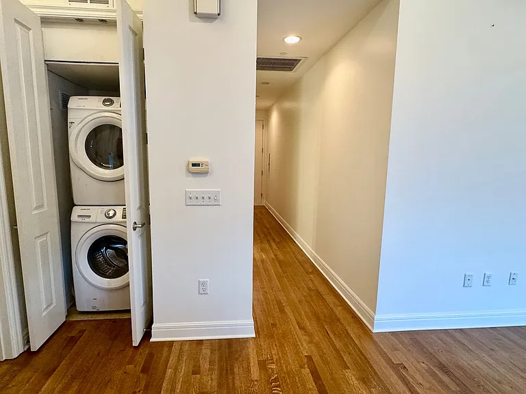1101 Walnut St #501 — Photo 10
