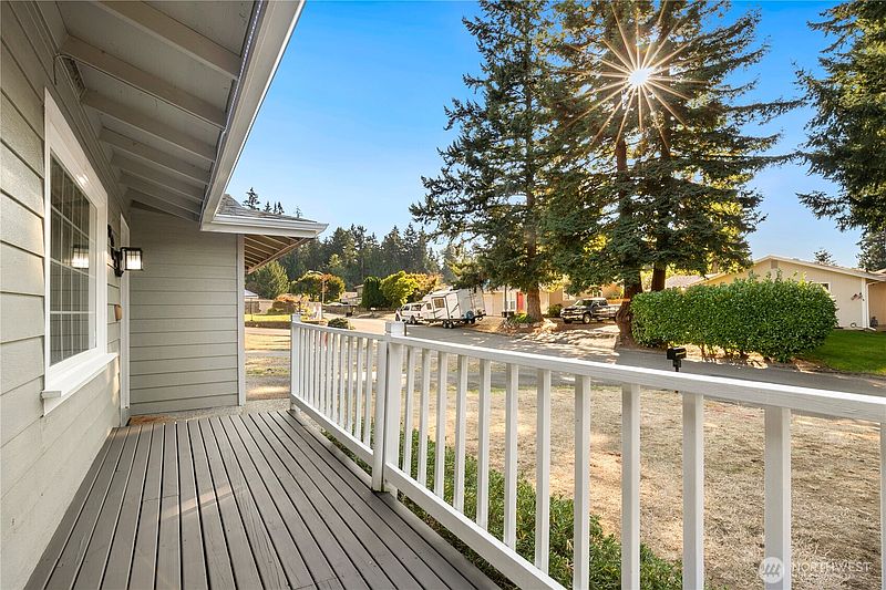 4th image of 2903 Forest View Court S