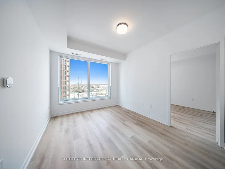5 York Rd #911 — Photo 12