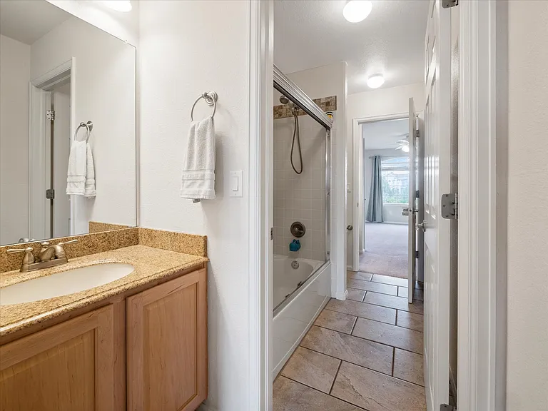 1048 Orion Way — Photo 36