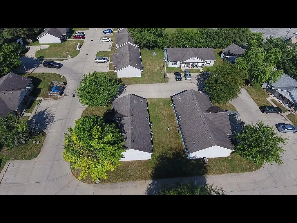 Building Photo - 2100 Banstead Ct