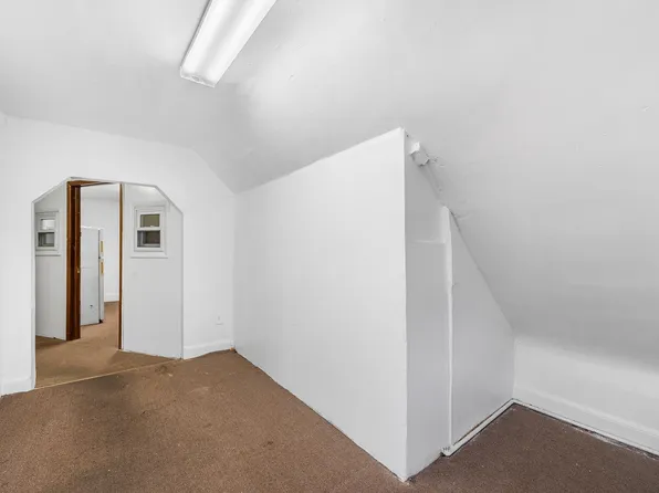 41 Garrison Avenue image 31 of 39