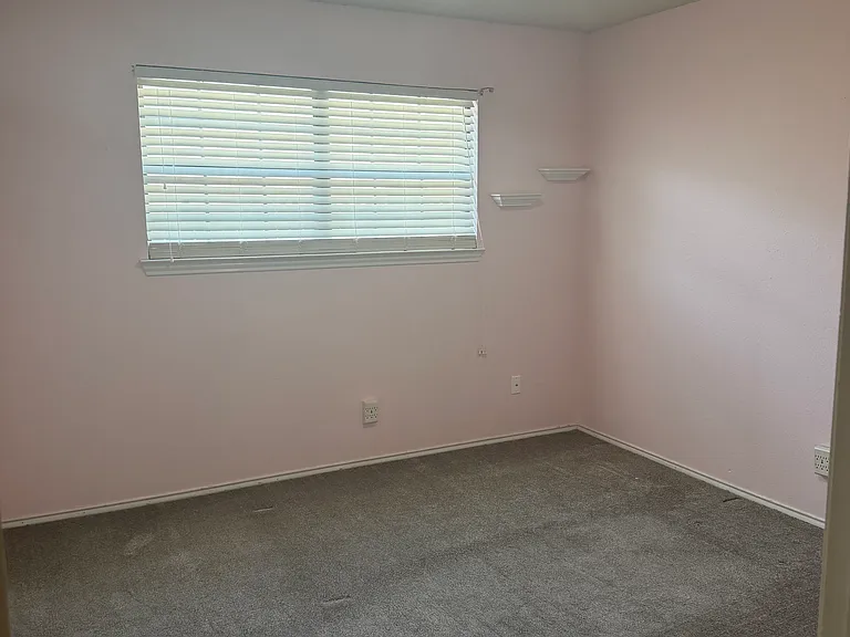 4717 Elma Dr — Photo 9
