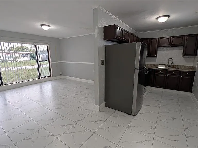 1044 Cypress Ln — Photo 7