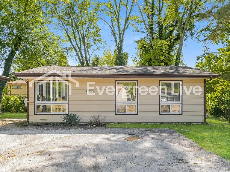 2756 Shadowcreek Dr — Photo 1