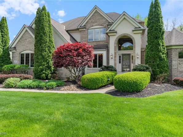 24851 Eagle Pointe, Columbia Station, OH 44028