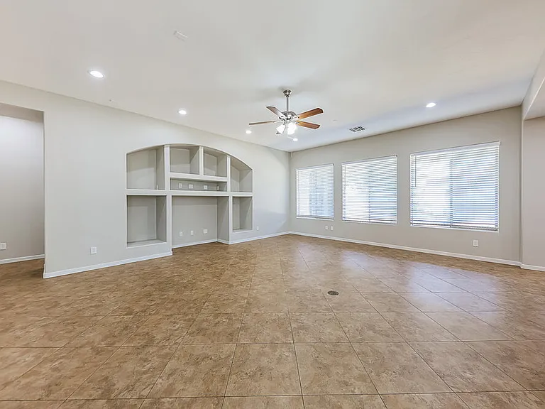 1812 E South Mountain Ave — Photo 4