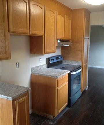 4th image of 5616 Fresno Ave