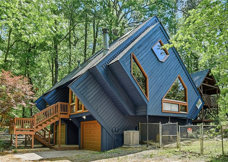 1st image of 2965 Pond View Ct