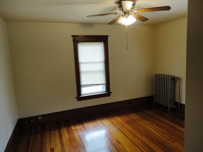 730 Bloom Rd — Photo 3