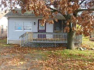 9236 Anne St, Pinckney, MI 48169